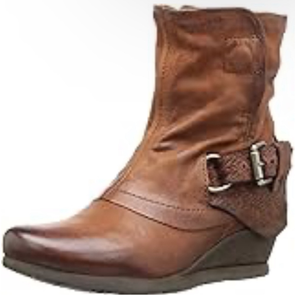 *NEW* Miz Mooz Margie Burnished Wedge Ankle boot.  Size 10.5